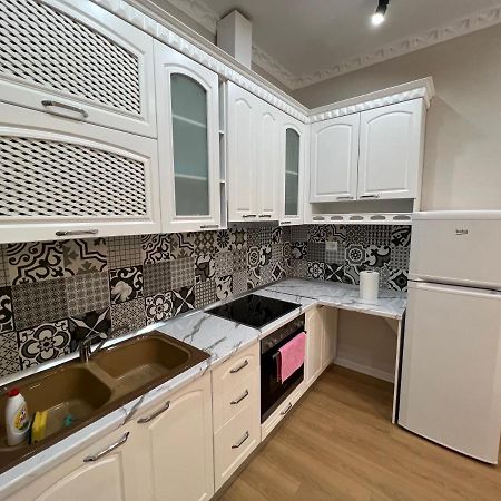 Leti Apartaments 21 Dhjetori Sc 티라나 외부 사진