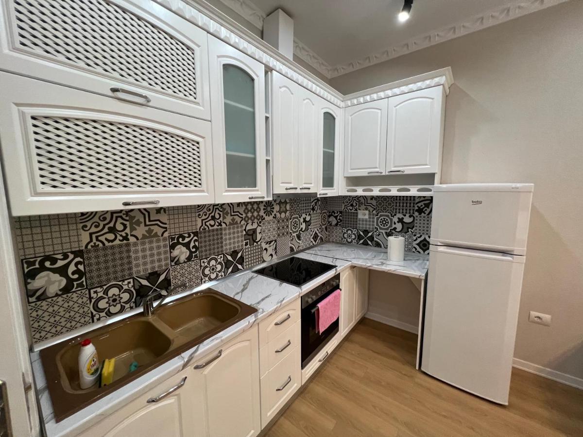 Leti Apartaments 21 Dhjetori Sc 티라나 외부 사진